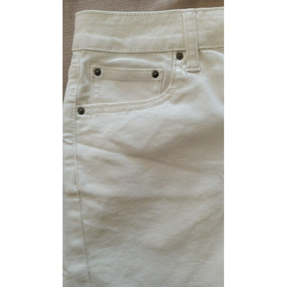 NEW Women's White Cut Off Shorts Denim Comfort Pockets Zip Up Beachy - Picture 7 of 7